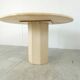 Table à manger ronde italienne en travertin années 1970