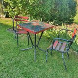 Garden table and armchairs