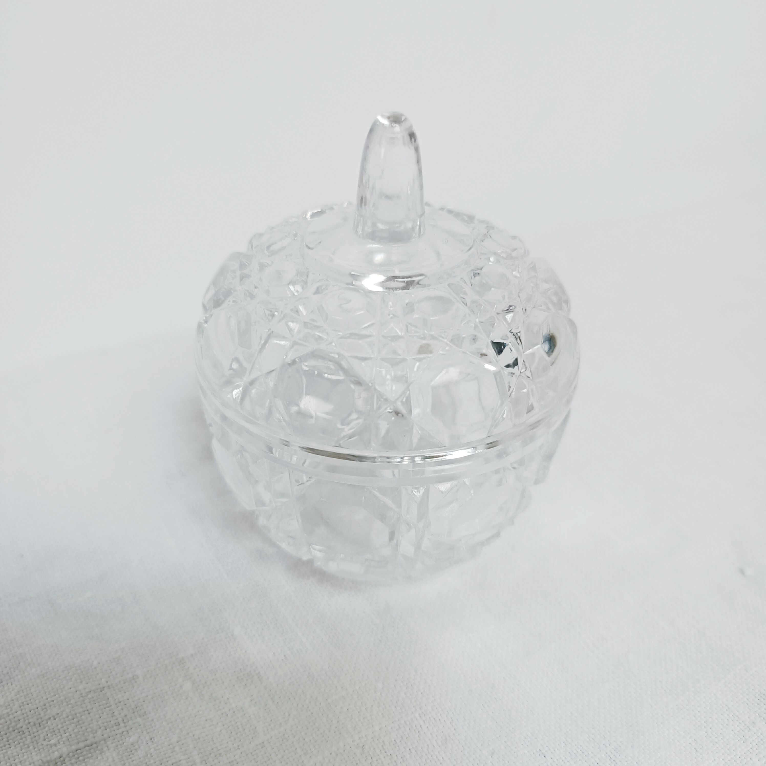 Set of 2 pear and apple candy boxes in anna Hütte crystal