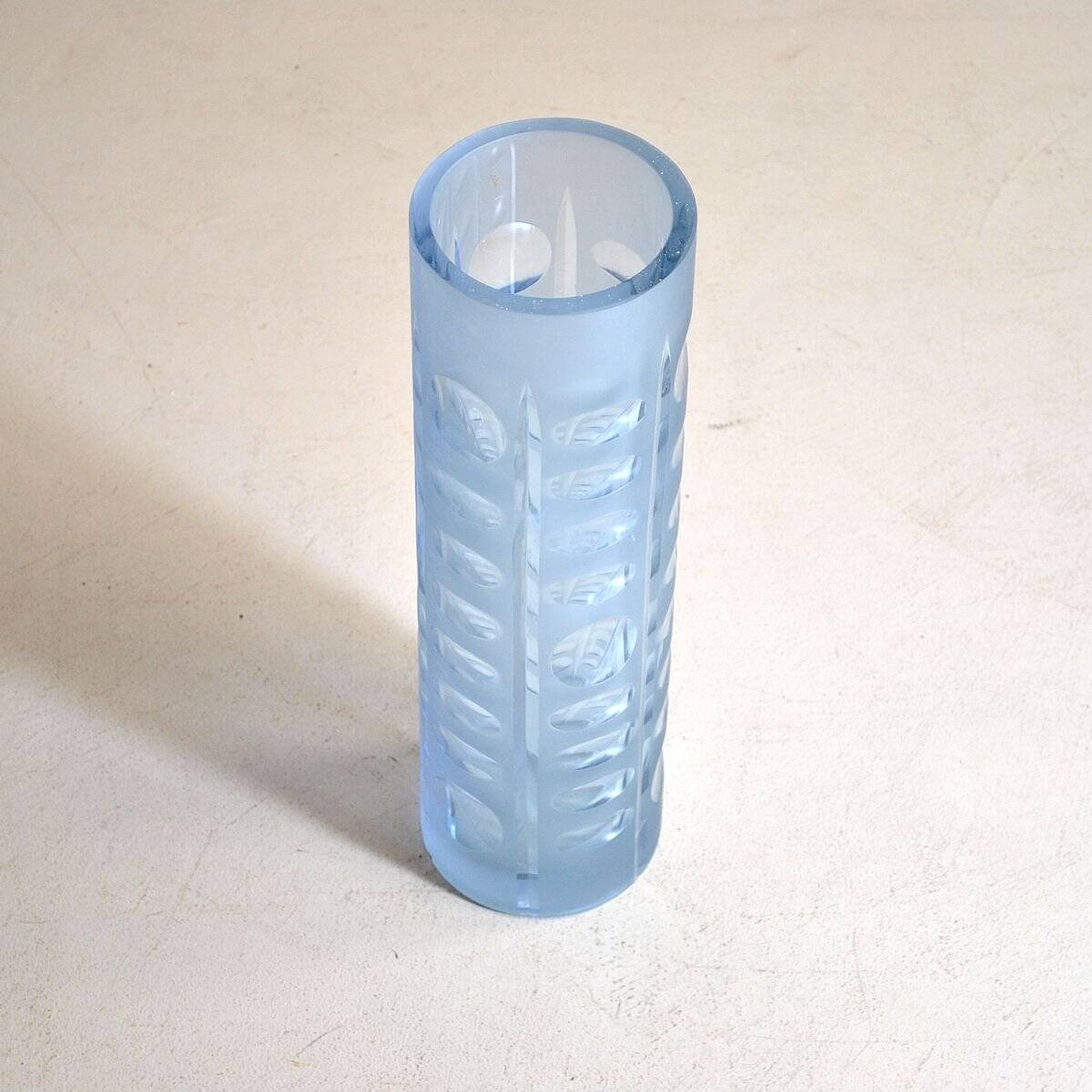 Vase cylindrique en verre coloré, années 60