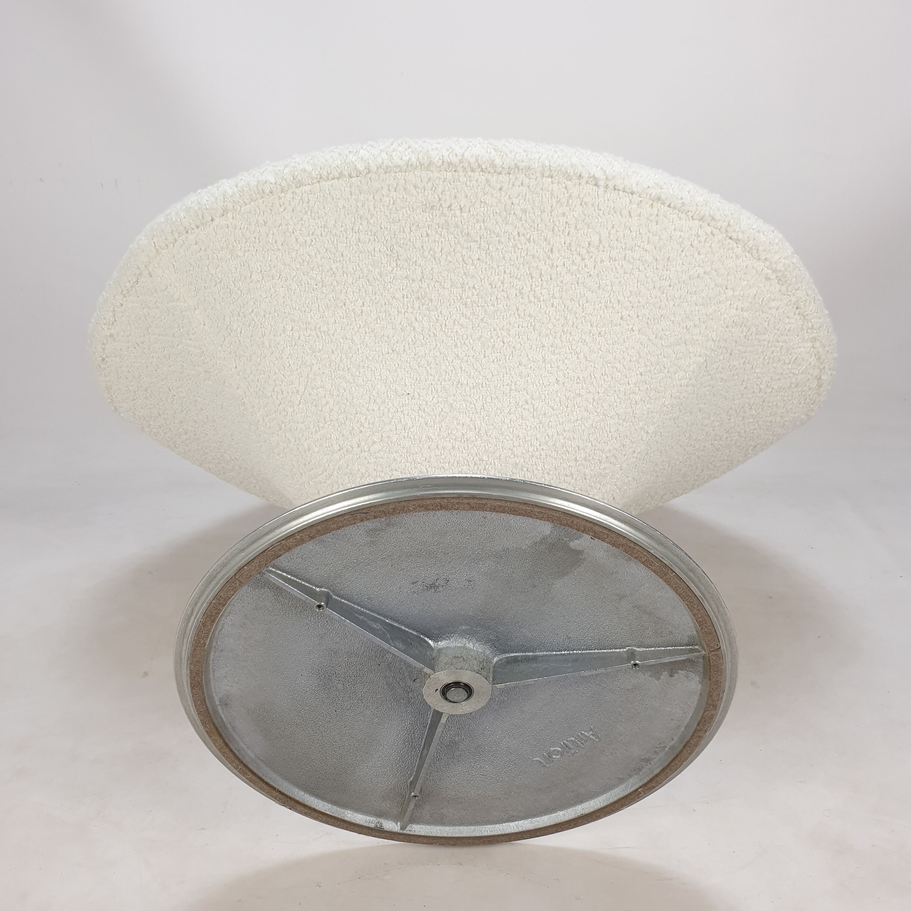 Fauteuil Big Globe avec pouf de Pierre Paulin pour Artifort, années 1980