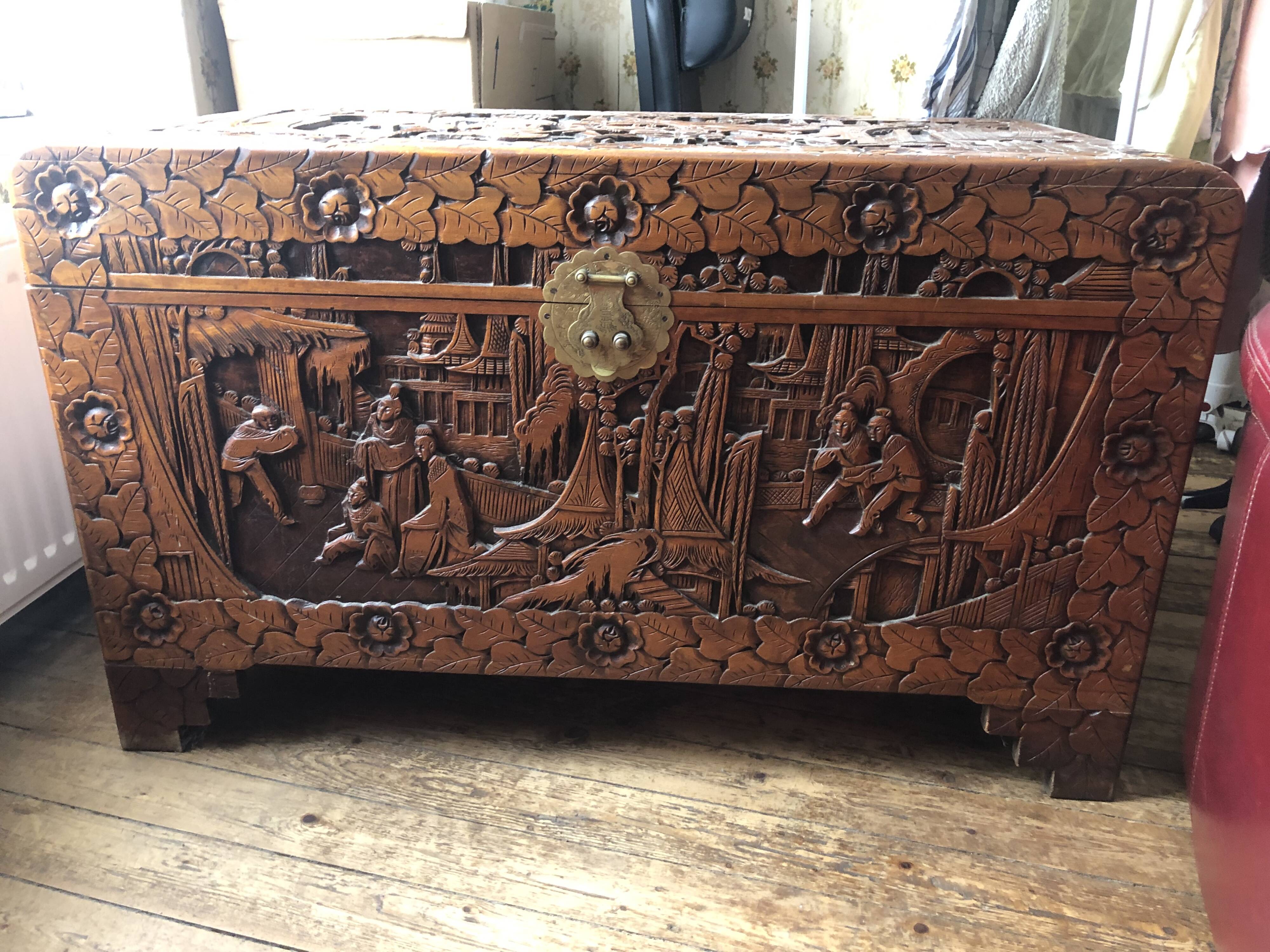Asian carved mallet, made of camphor wood, from Hong Kong 100 X 52 X 60 cm