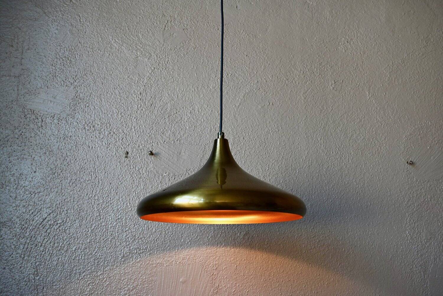 Suspension Space Age brushed brass with copper interior from the 60s-70s.