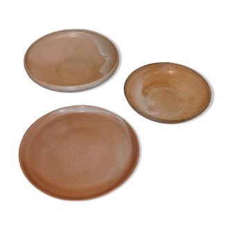Set of 3 stoneware dishes