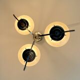 Lampe art déco en argent avec trois abat-jours en forme de sphère