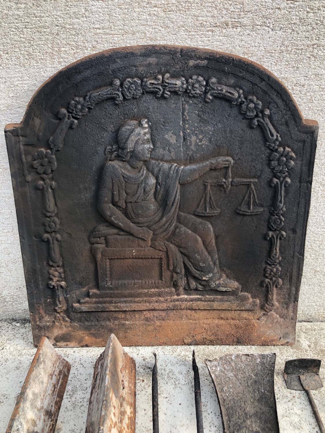 Stylish fireplace set with plate and andirons