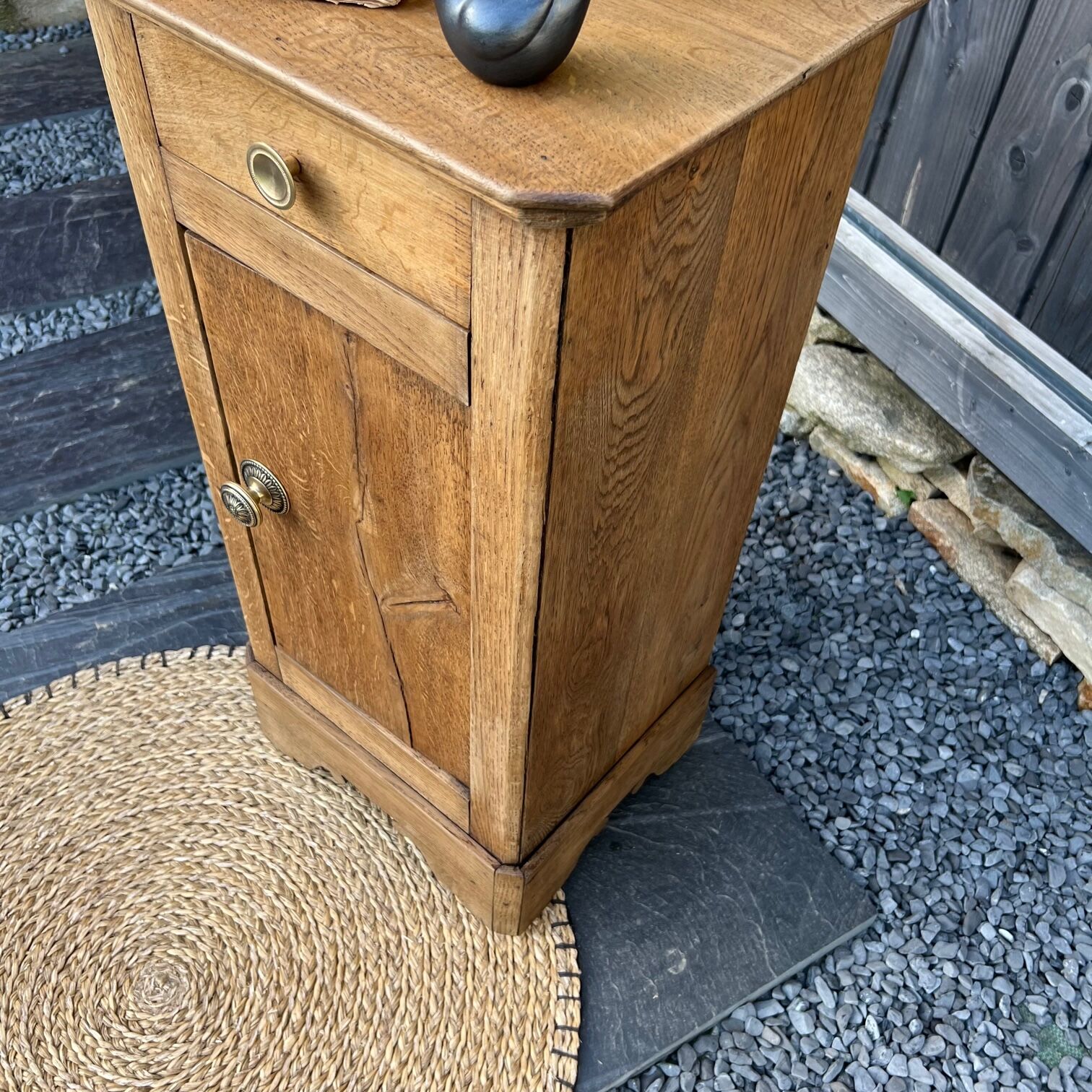 Chevet restauré en chêne massif