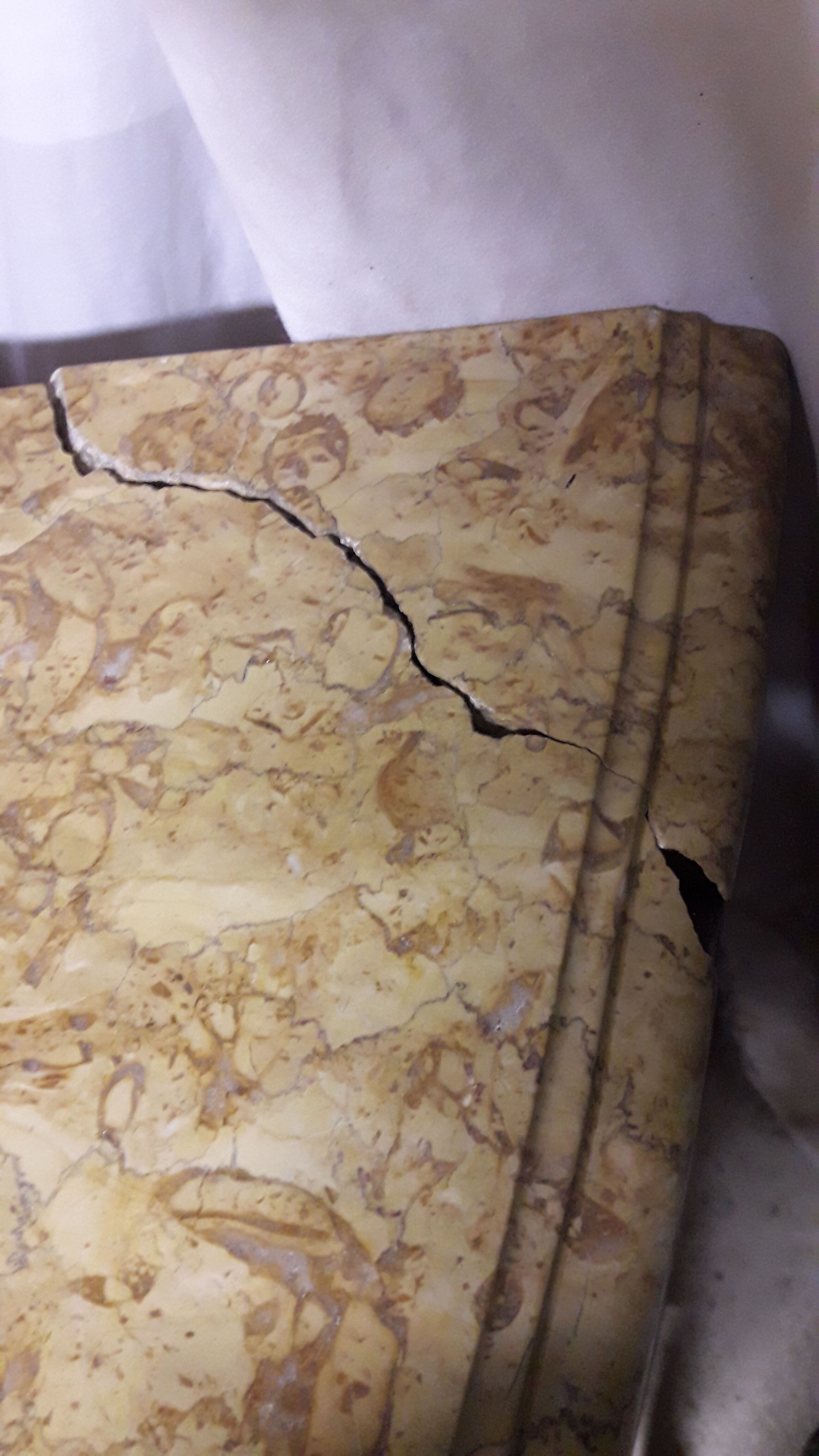 Low bronze marquèterie and marble top