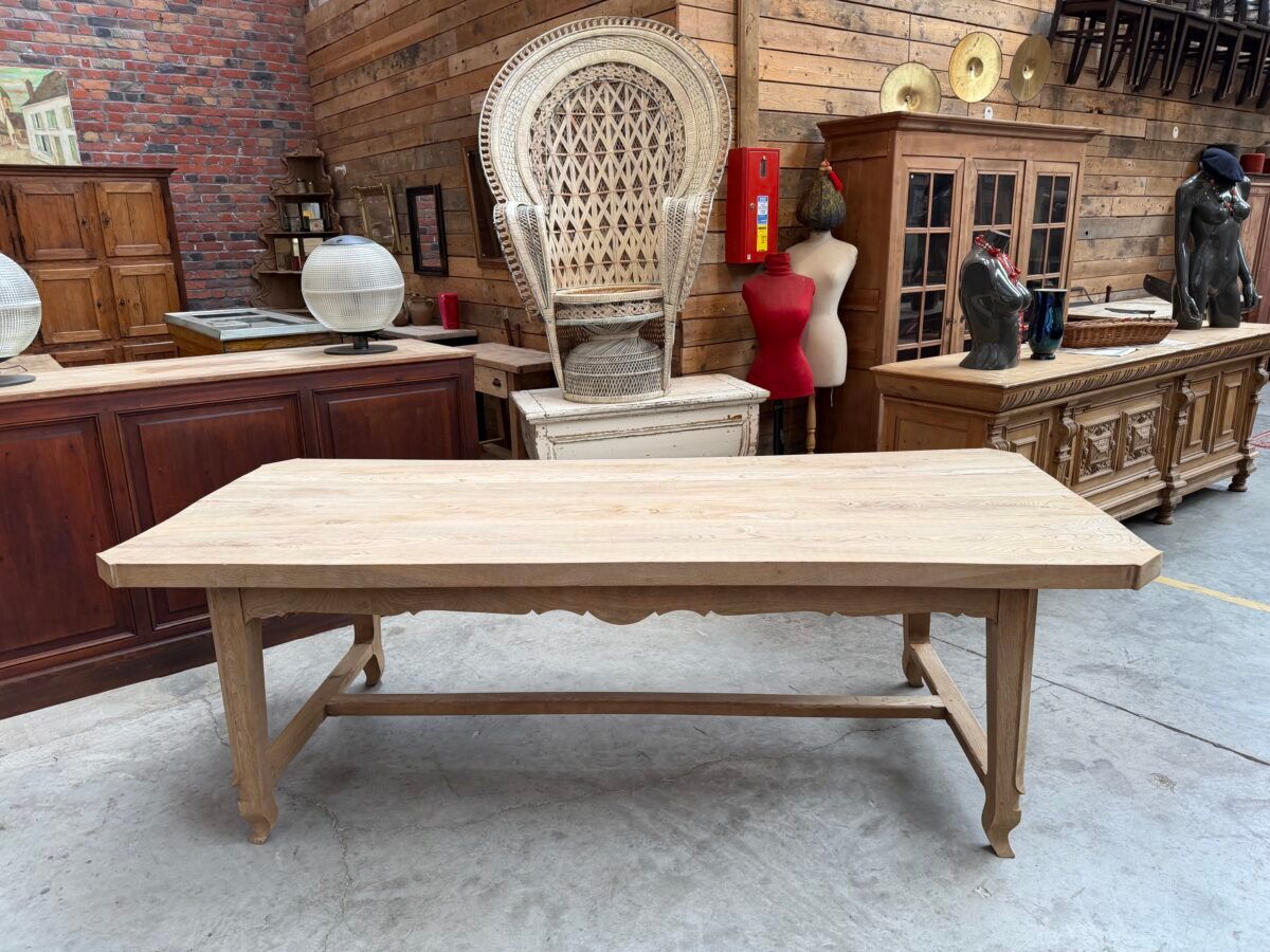 Grande table en orme milieu XXème