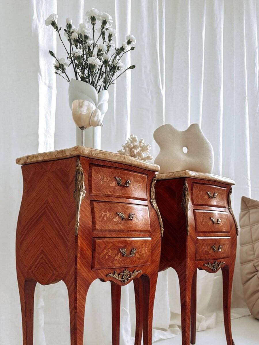 Mid-century French Louis XV style bedside tables with marble tops and floral marquetry, 1940s, set of 2
