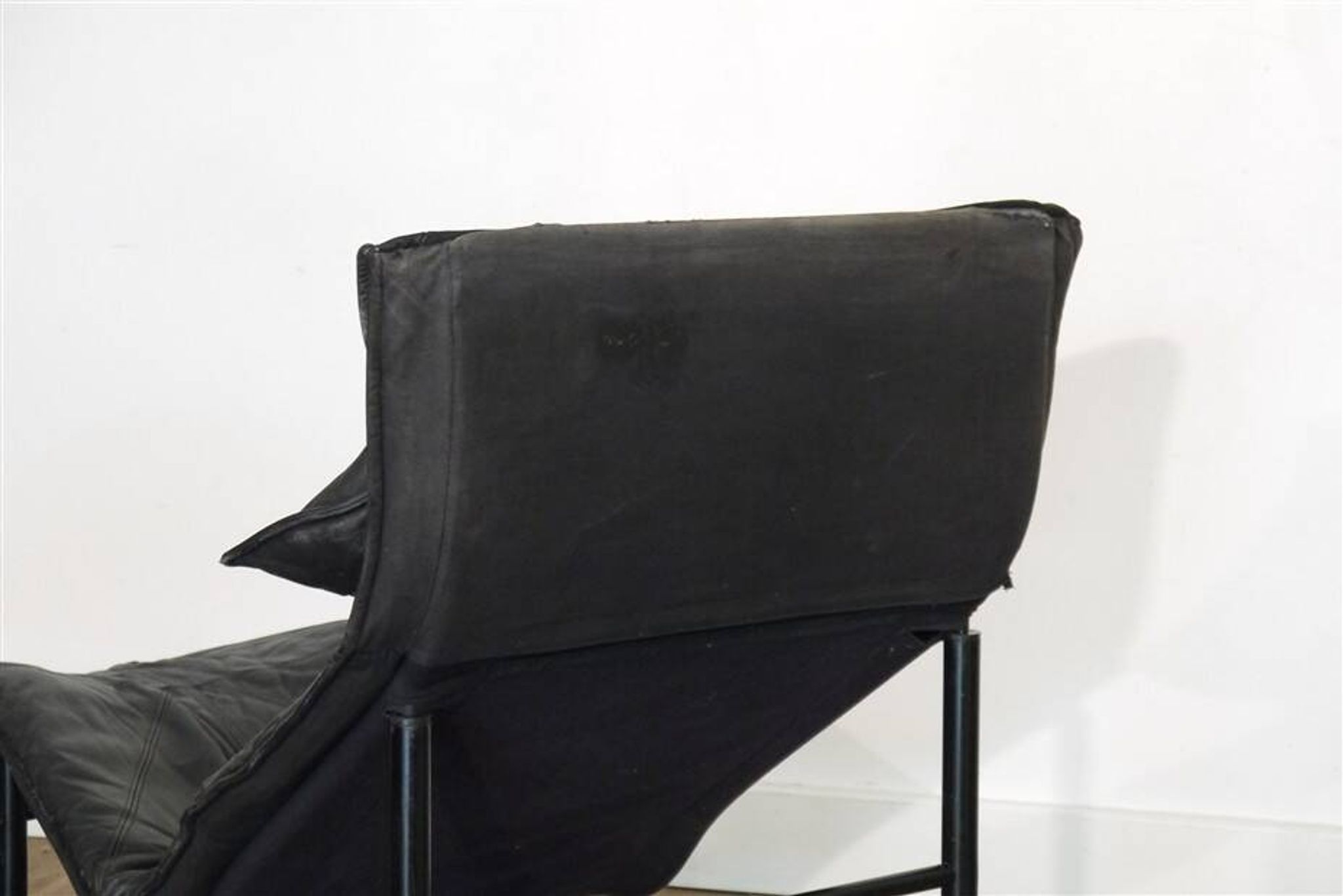 Leather chaise longue by Tord Bjorklund