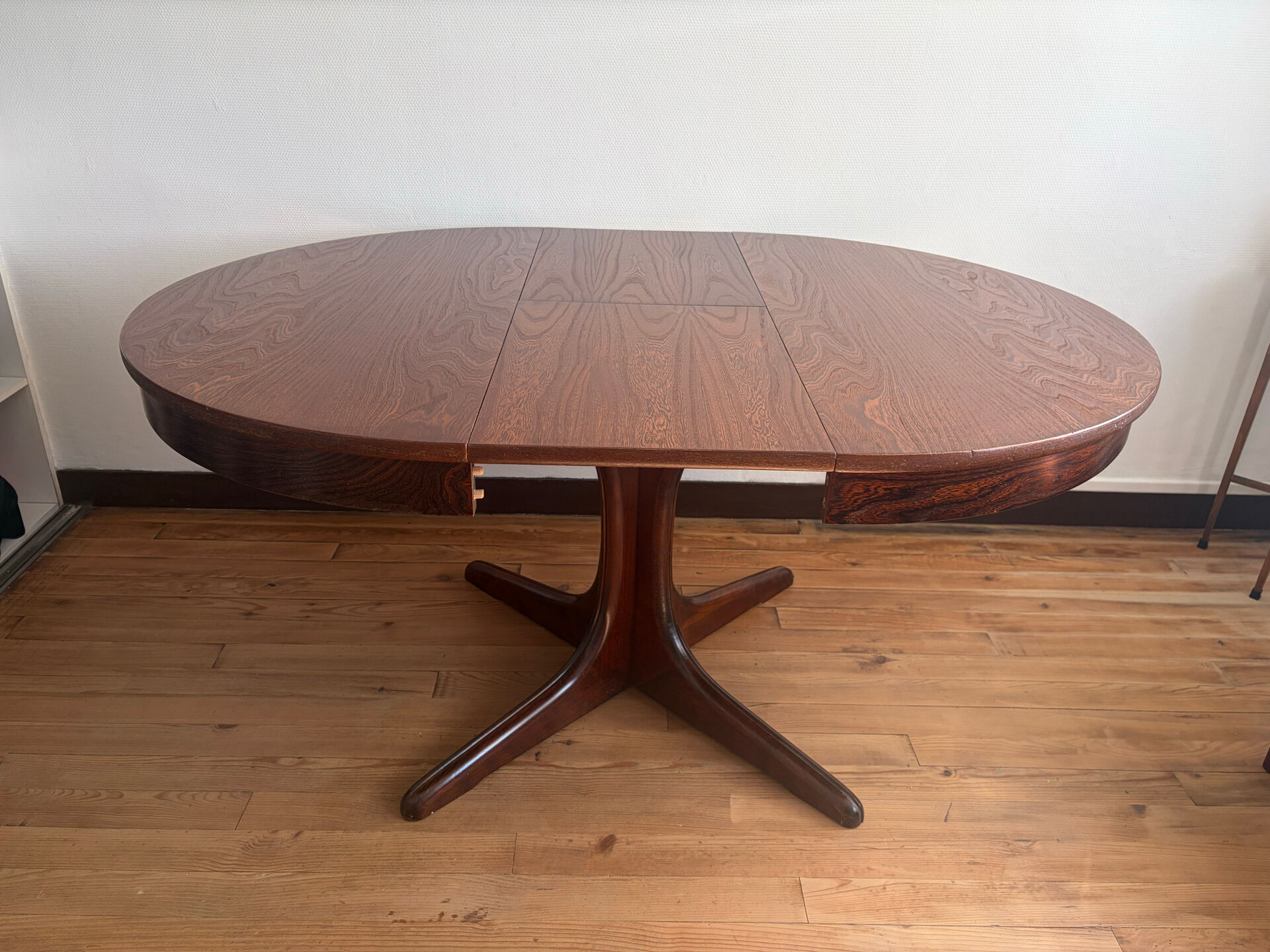 Extendable round table Baumann