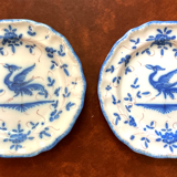 2 assiettes faience de Moustiers - décor bleu dans le goût du XVIIIe