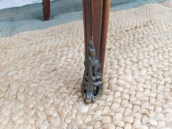 bureau style Louis XV en bois, plateau en cuir marron