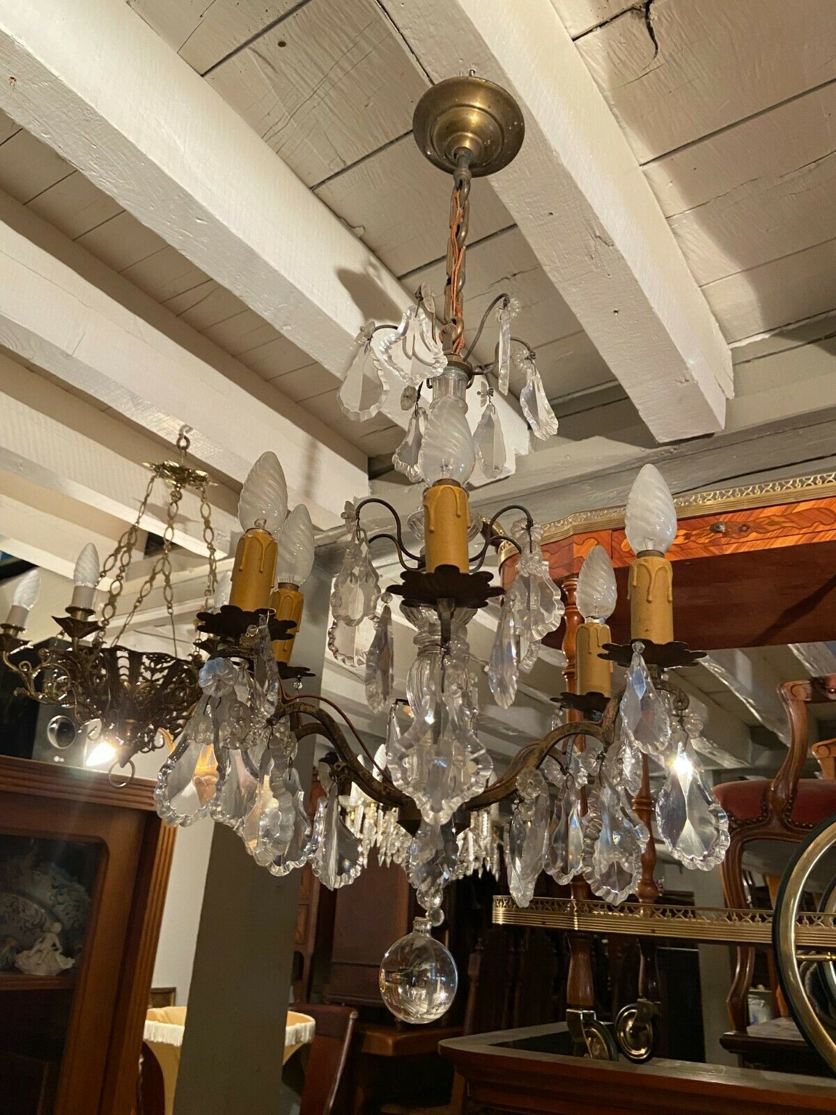 6-light chandelier with crystal pendants on bronze frame, Louis XV style