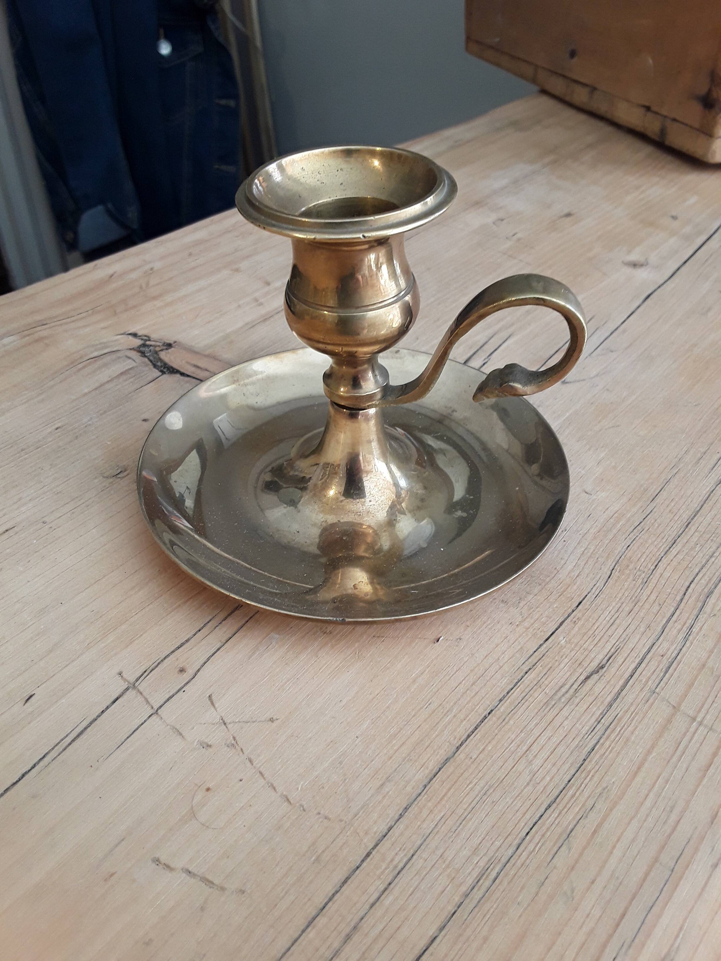 Cellar rat candle holder