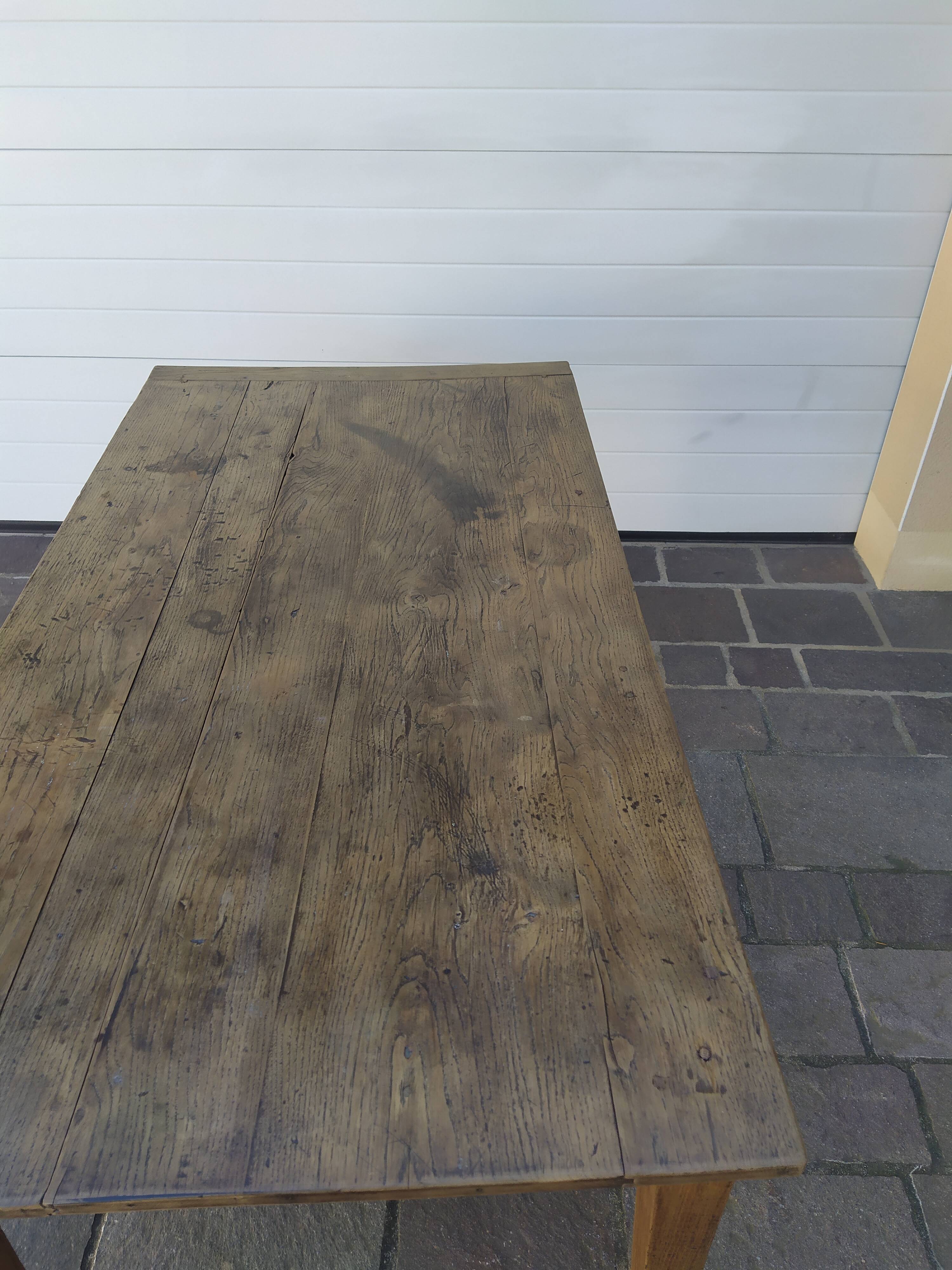 Farm table
