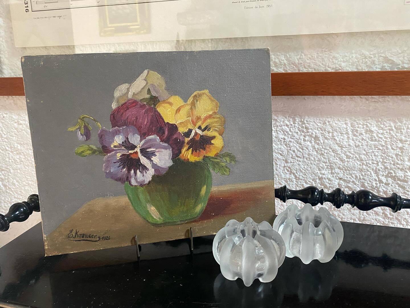 Set of 2 reversible molded glass candle holders