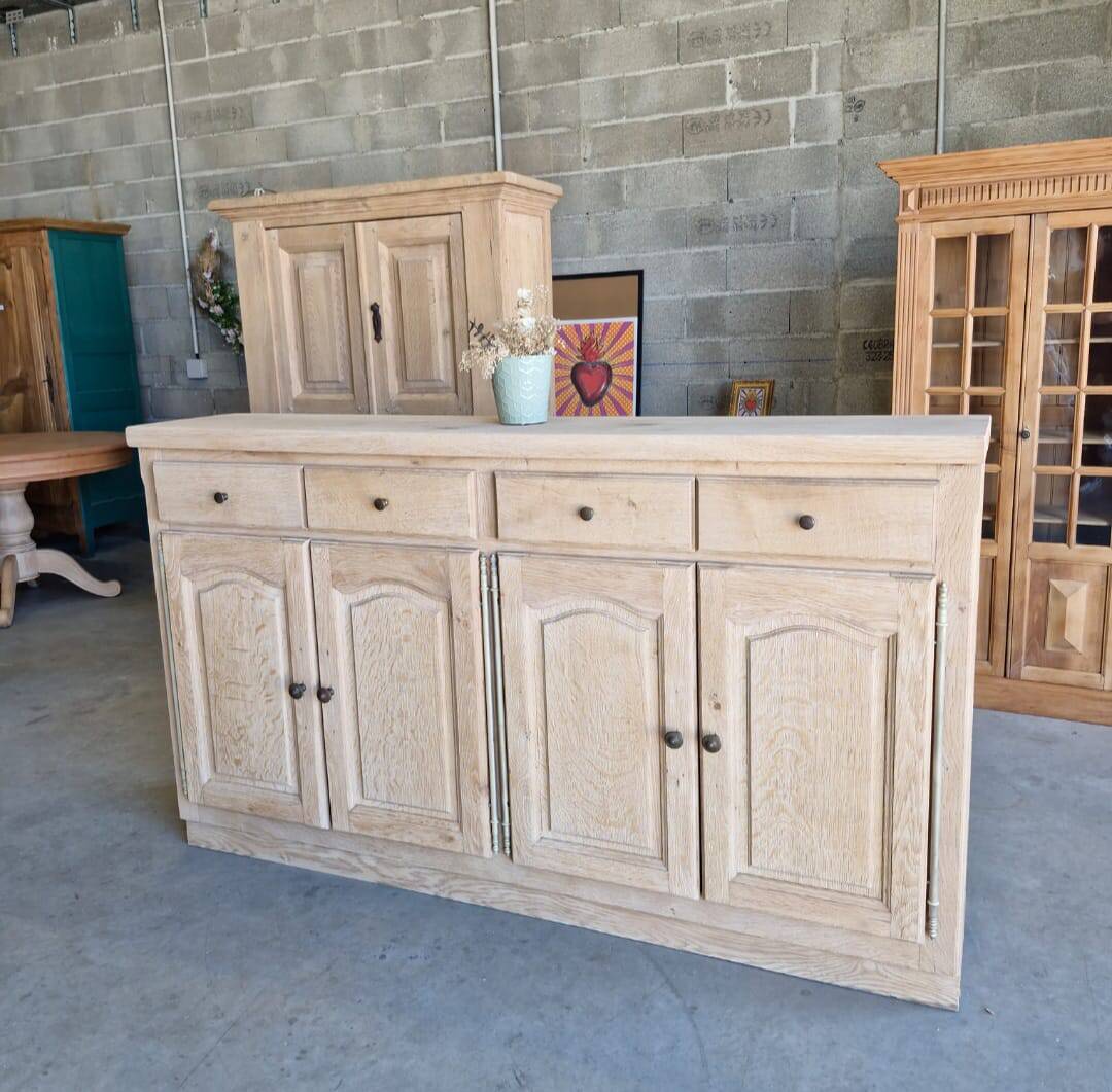 Buffet sideboard in sandblasted oak