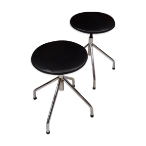 2 tabourets noir et chrome,