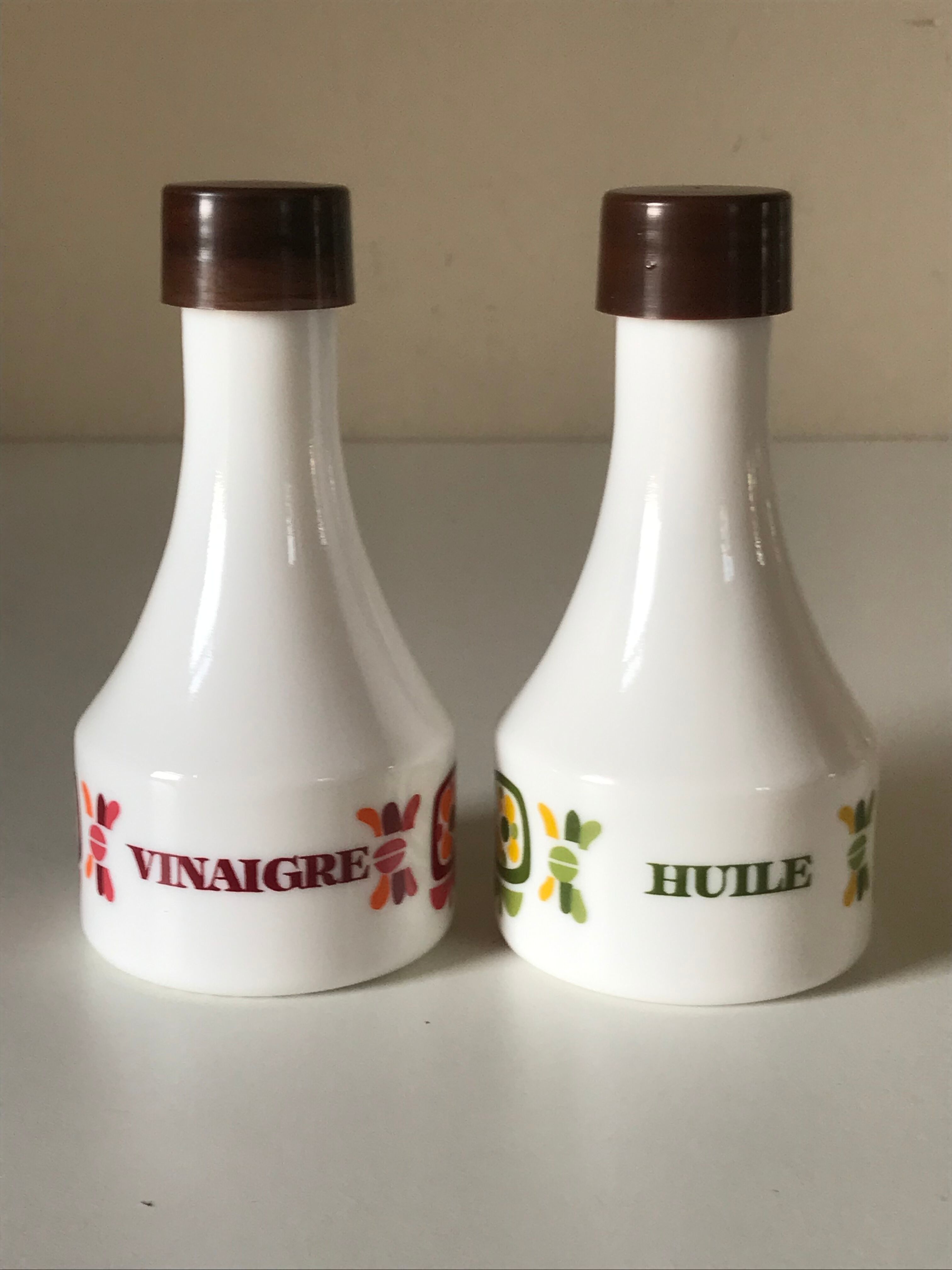 Set oil and vinegar mobil vintage years 70 s