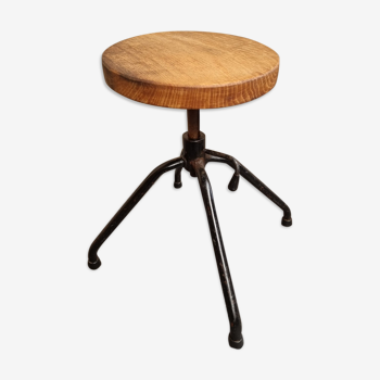 Industrial stool adjustable