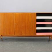 Buffet des années 60 par Jiří Jiroutek, Tchécoslovaquie.