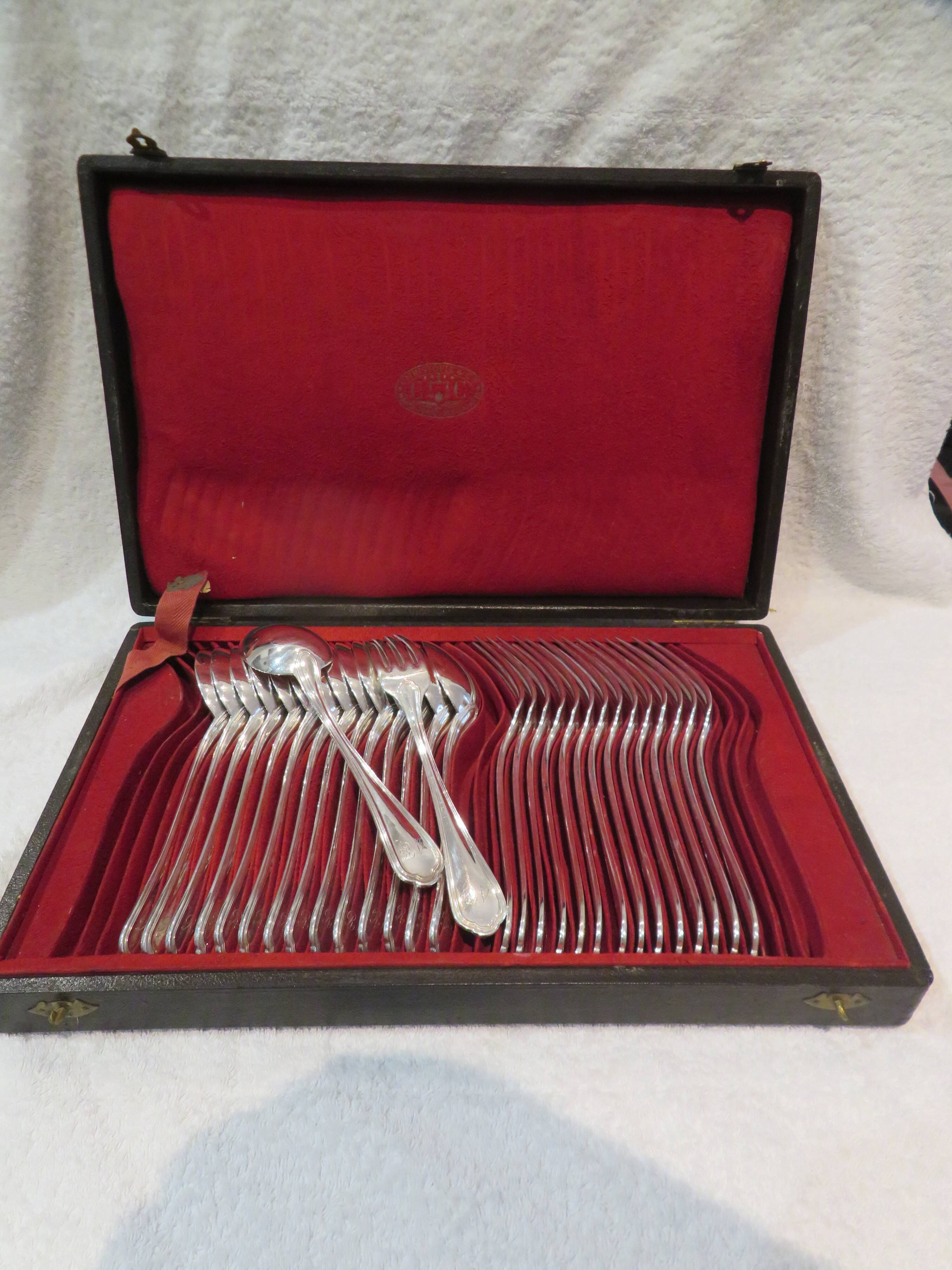 15 Christofle Spatours engraved RV 21.8cm table cutlery 30p early 20th century