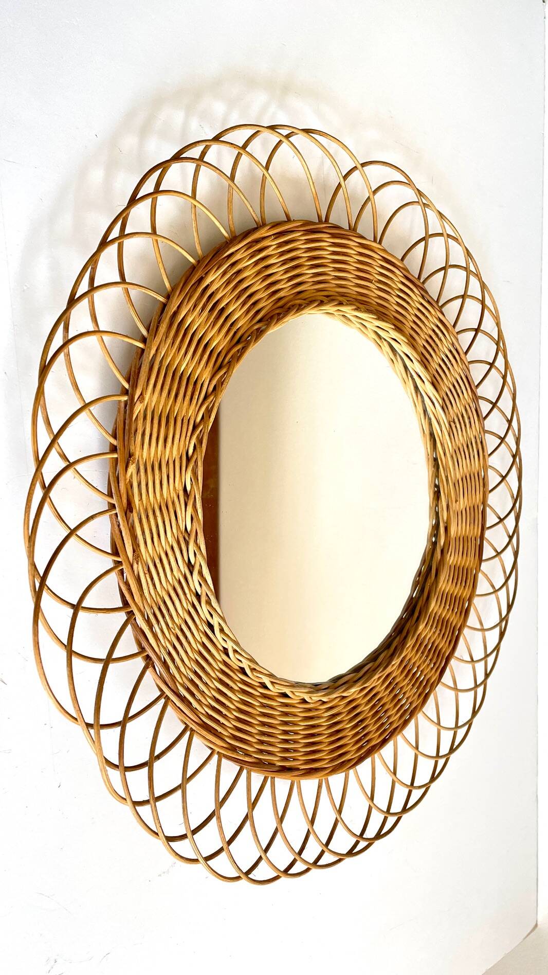 Miroir soleil en rotin vintage