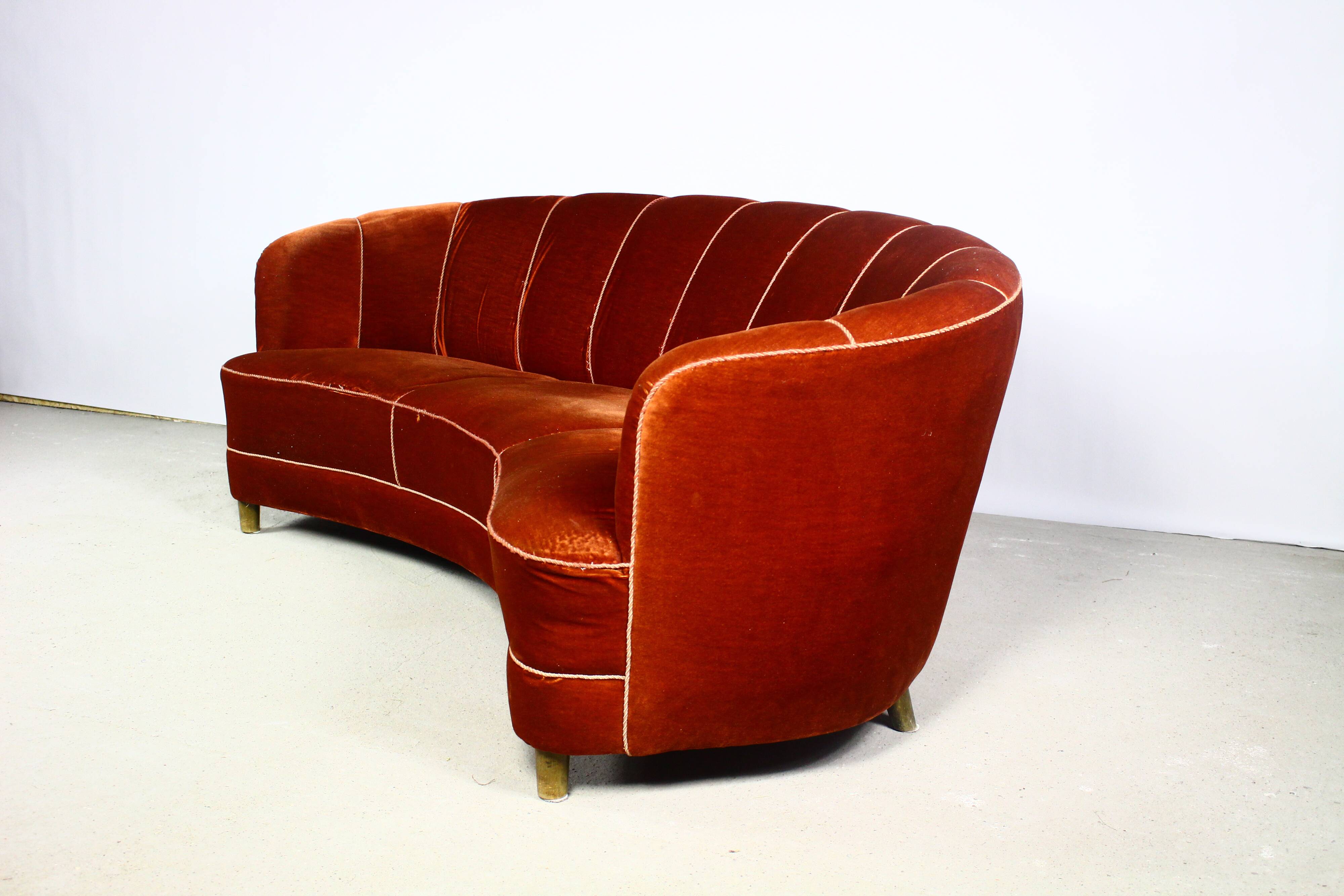Art deco cabinetmaker banana sofa, 1940s