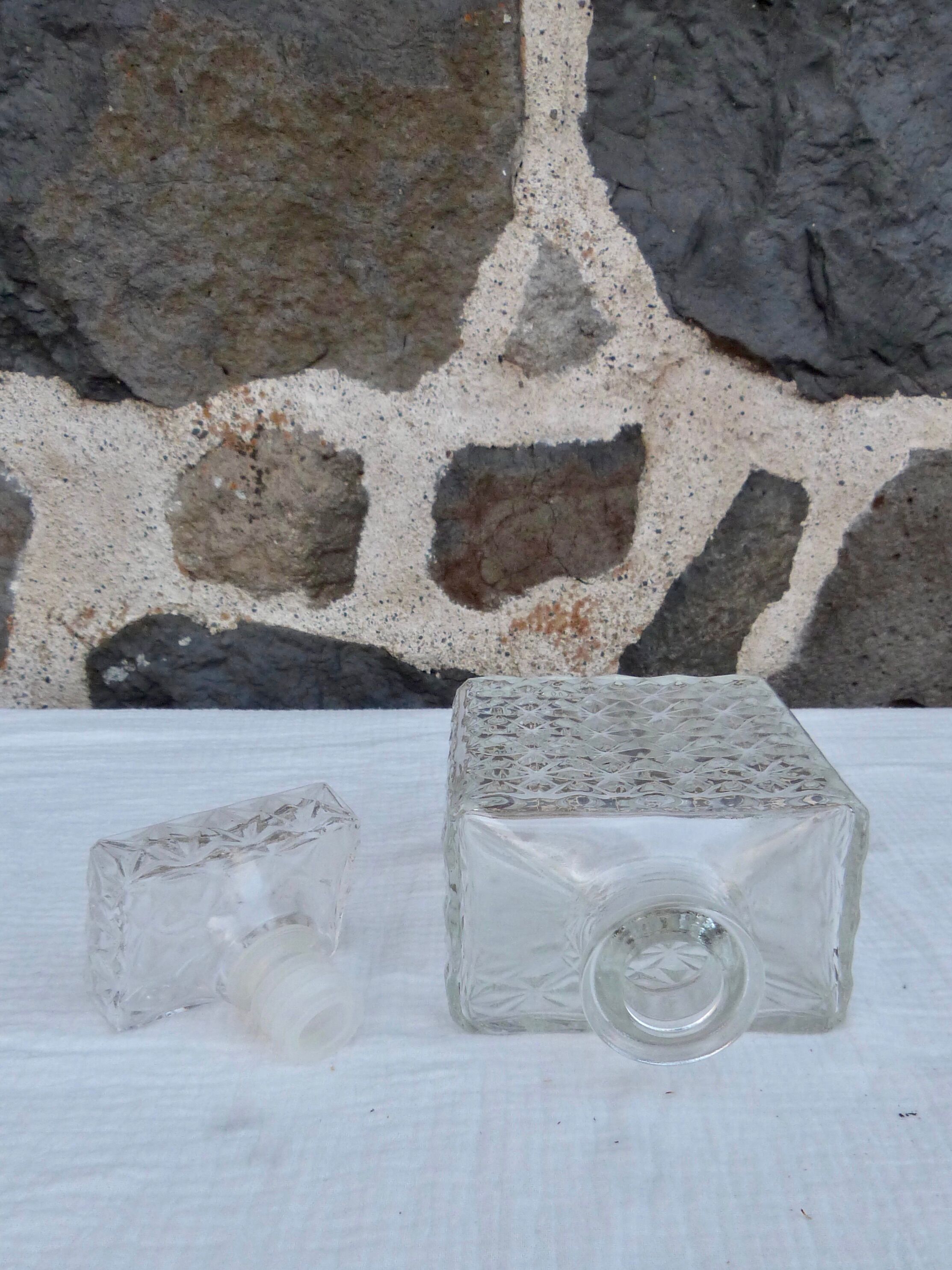 Glass whisky decanter