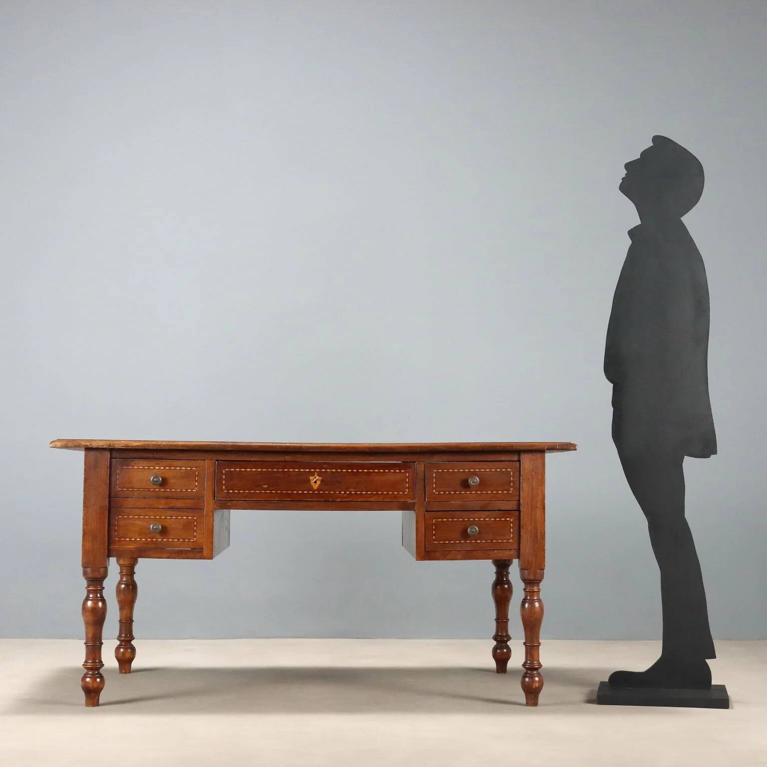 Antique writing desk in walnut, Italy, 20th century