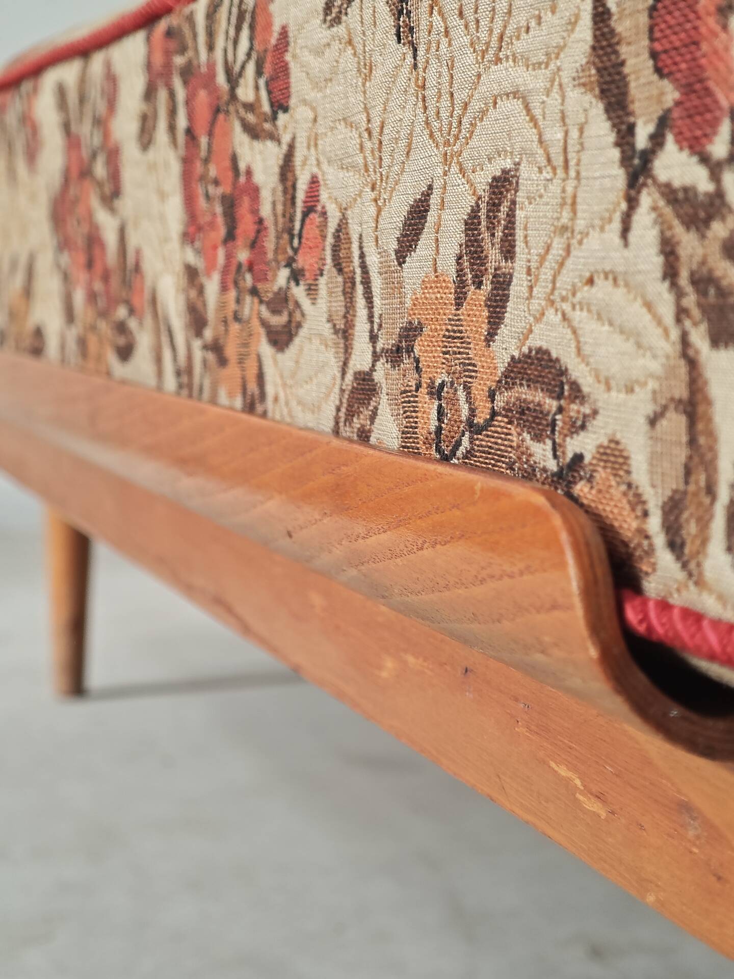 Folding sofa bed Canapé banquette Interier Praha 1960 floral pattern fabric