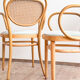 Ensemble de 4 chaises Thonet 215P en hêtre avec cannage d’origine et velour