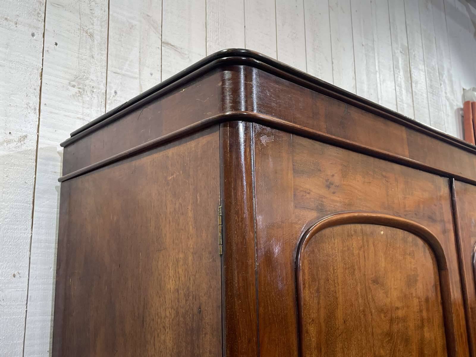 Armoire dressing Victorienne 19ème en acajou.