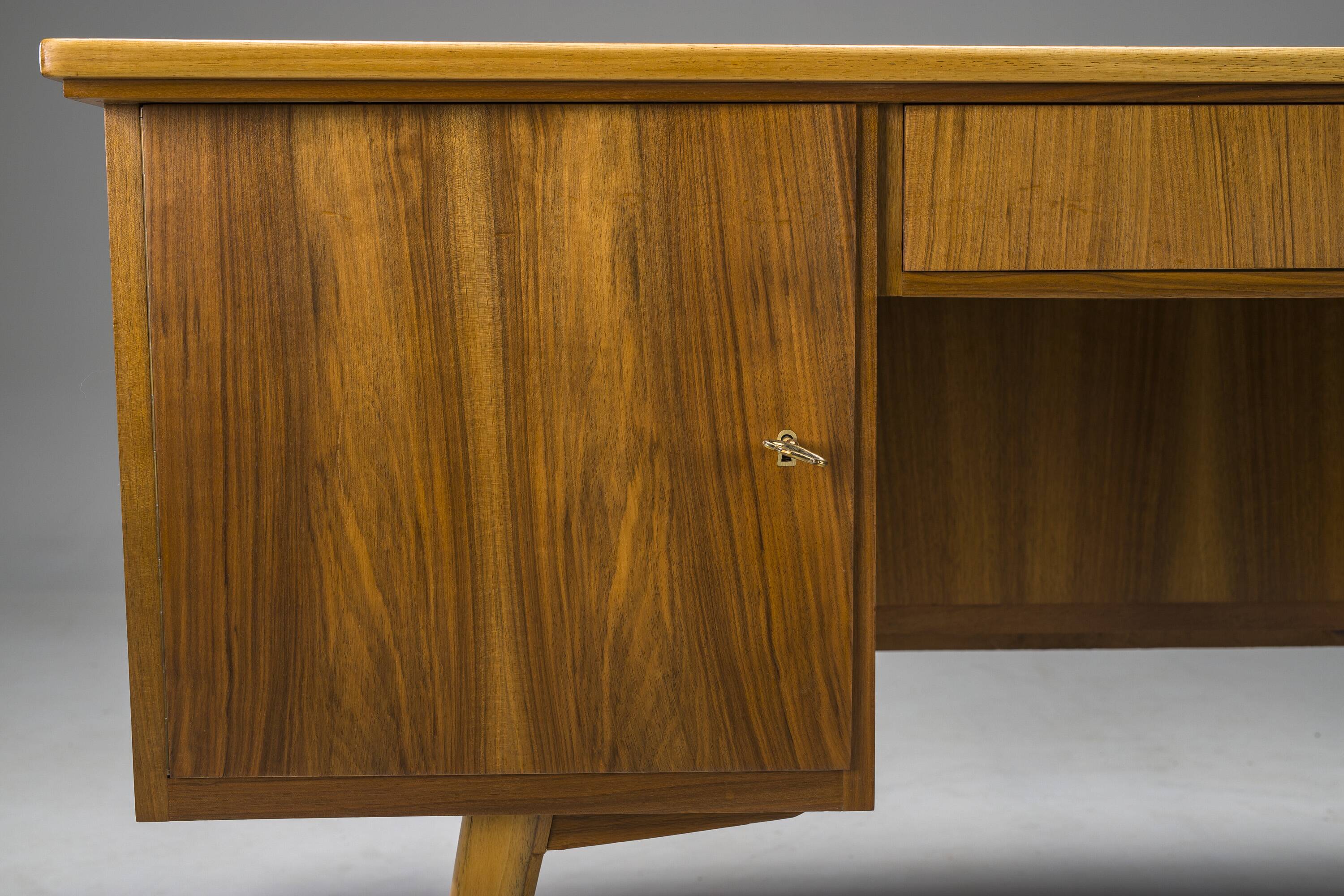 Freestanding Desk in Walnut, 1960s