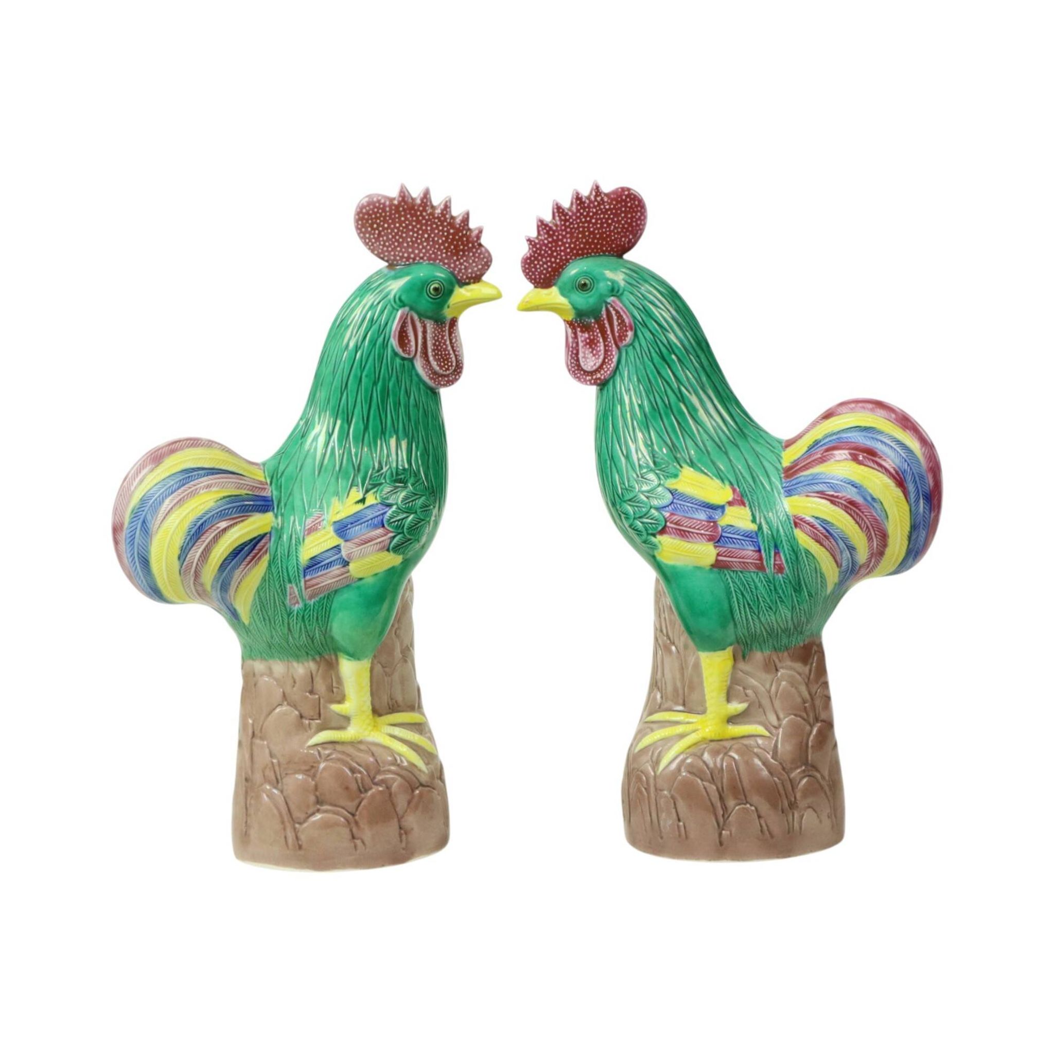 Paire de coqs polychromes émaillés en porcelaine chinoise 34 cm