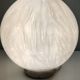 Lampe de table sphérique en verre soufflé de Murano blanc par La Murrina avec Murrines