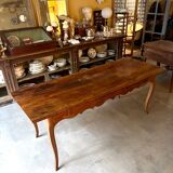 Dining table with 2 drawers in walnut, Louis XV period, 18th century. ☐ 188 x 70 cm