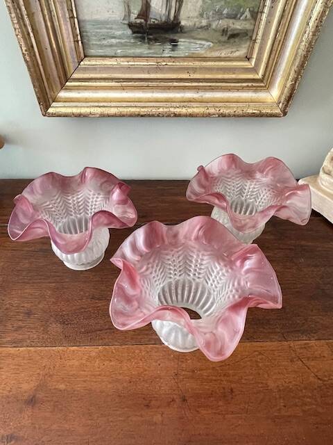 Lot de 3 tulipes en verre dépoli anciennes