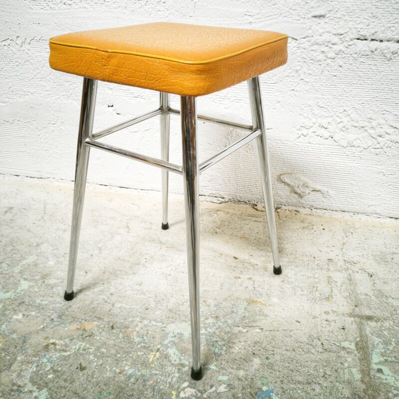 Vintage stool sitting skaï