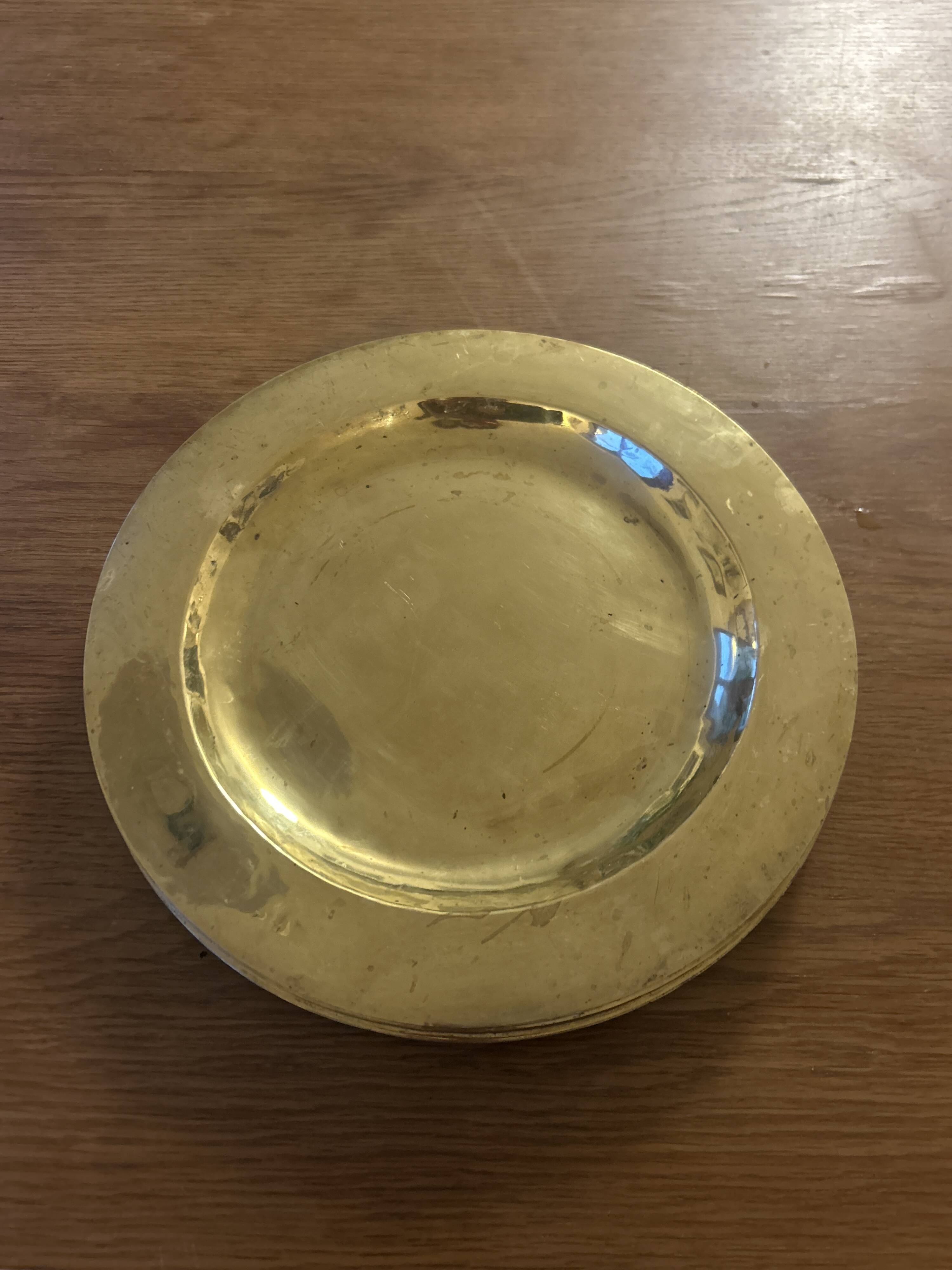 Round brass plates
