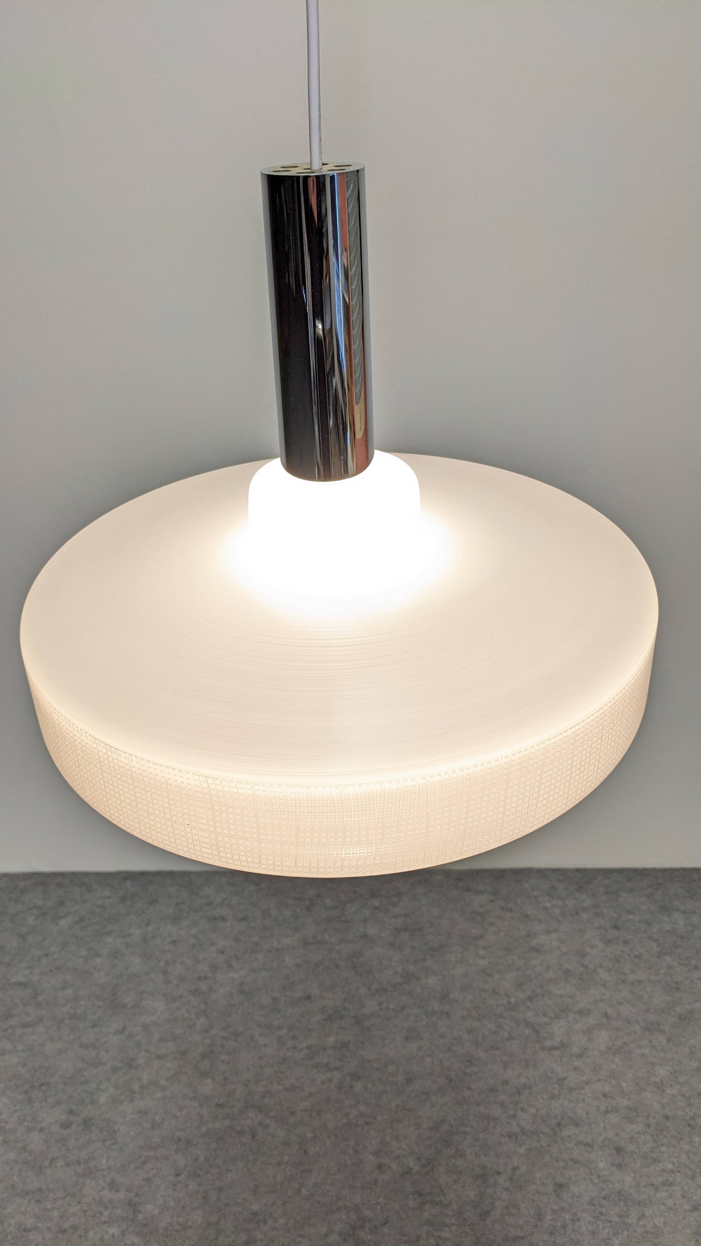 Suspension saucer Space Age in engraved white glass, France circa 1970.