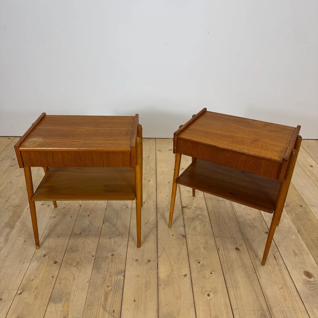 Paire de tables de chevet en teck par AB Carlström, 1960
