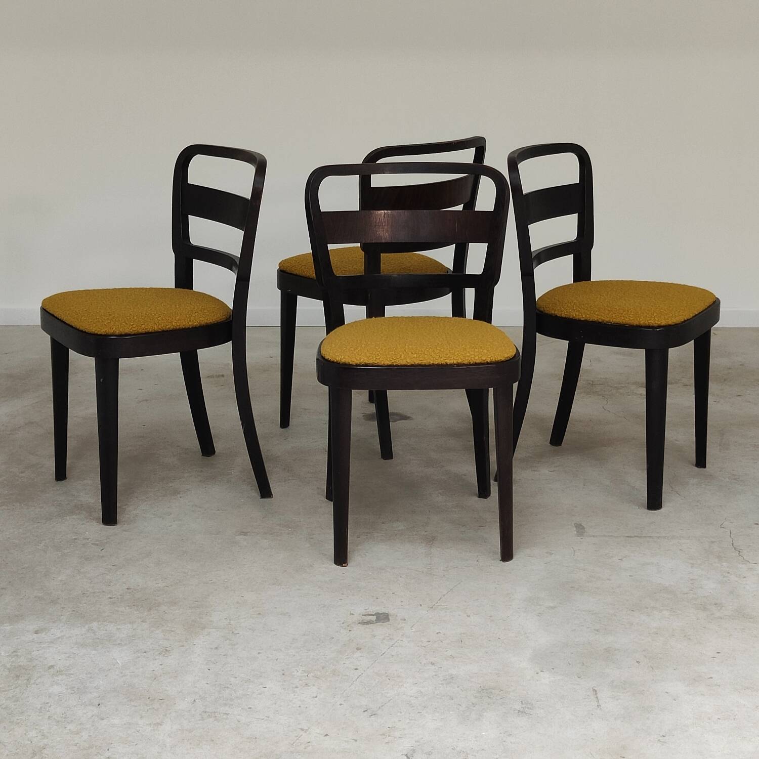 Set of 4 Thonet art deco chairs 1930, mustard yellow buckle