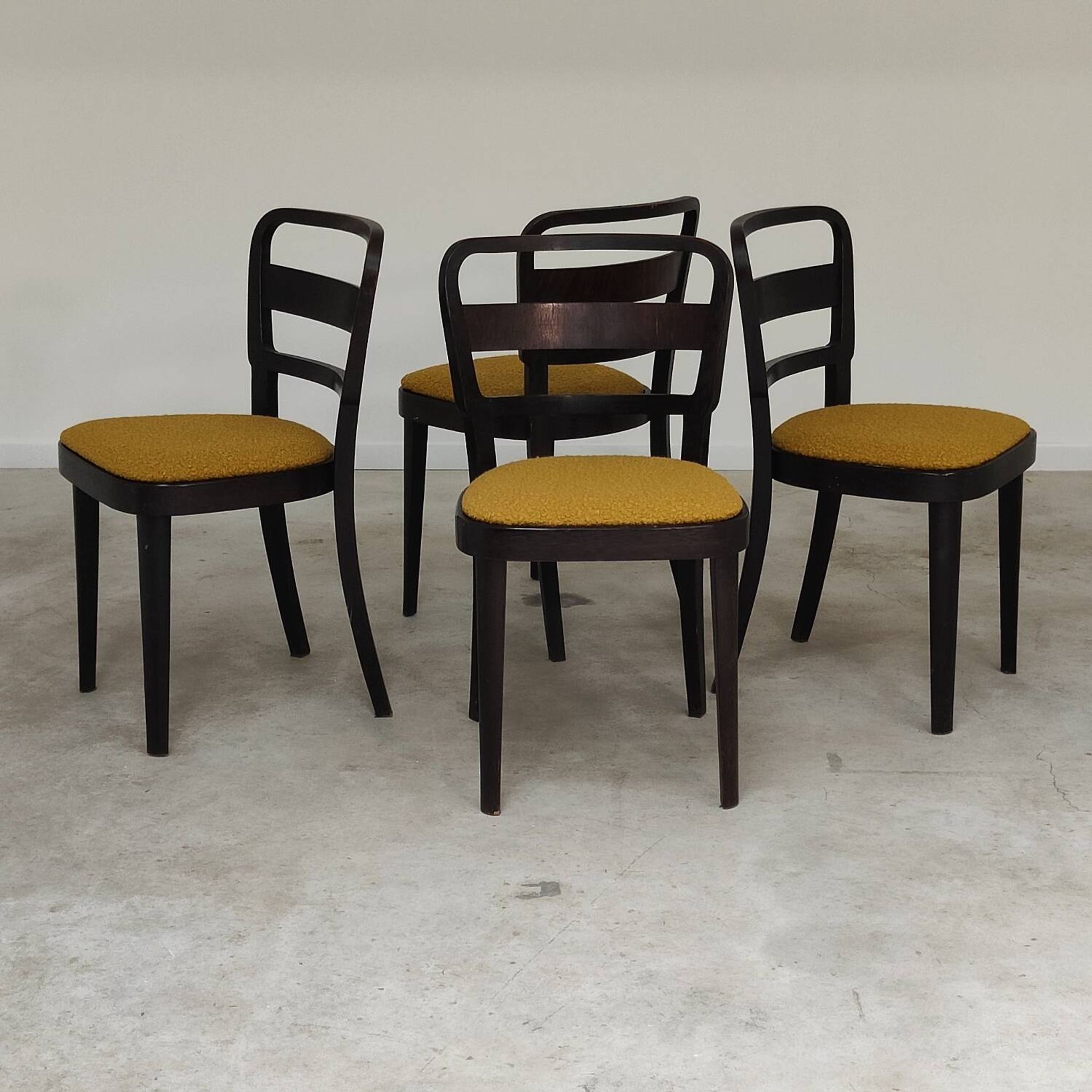 Lot de 4 chaises Thonet art déco 1930 , bouclette Jaune moutarde