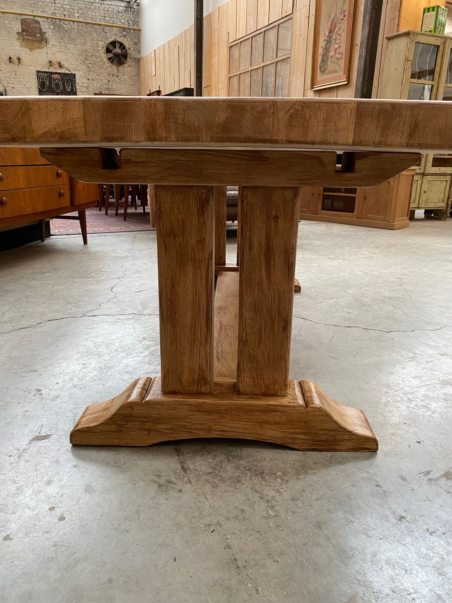 Farmhouse table and its 2 benches