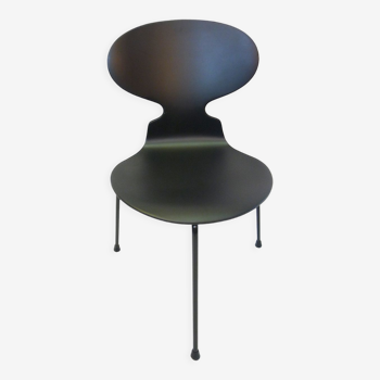 Chair Arne Jacobsen Mod. 3100 "Ant Chair" 3 legs black