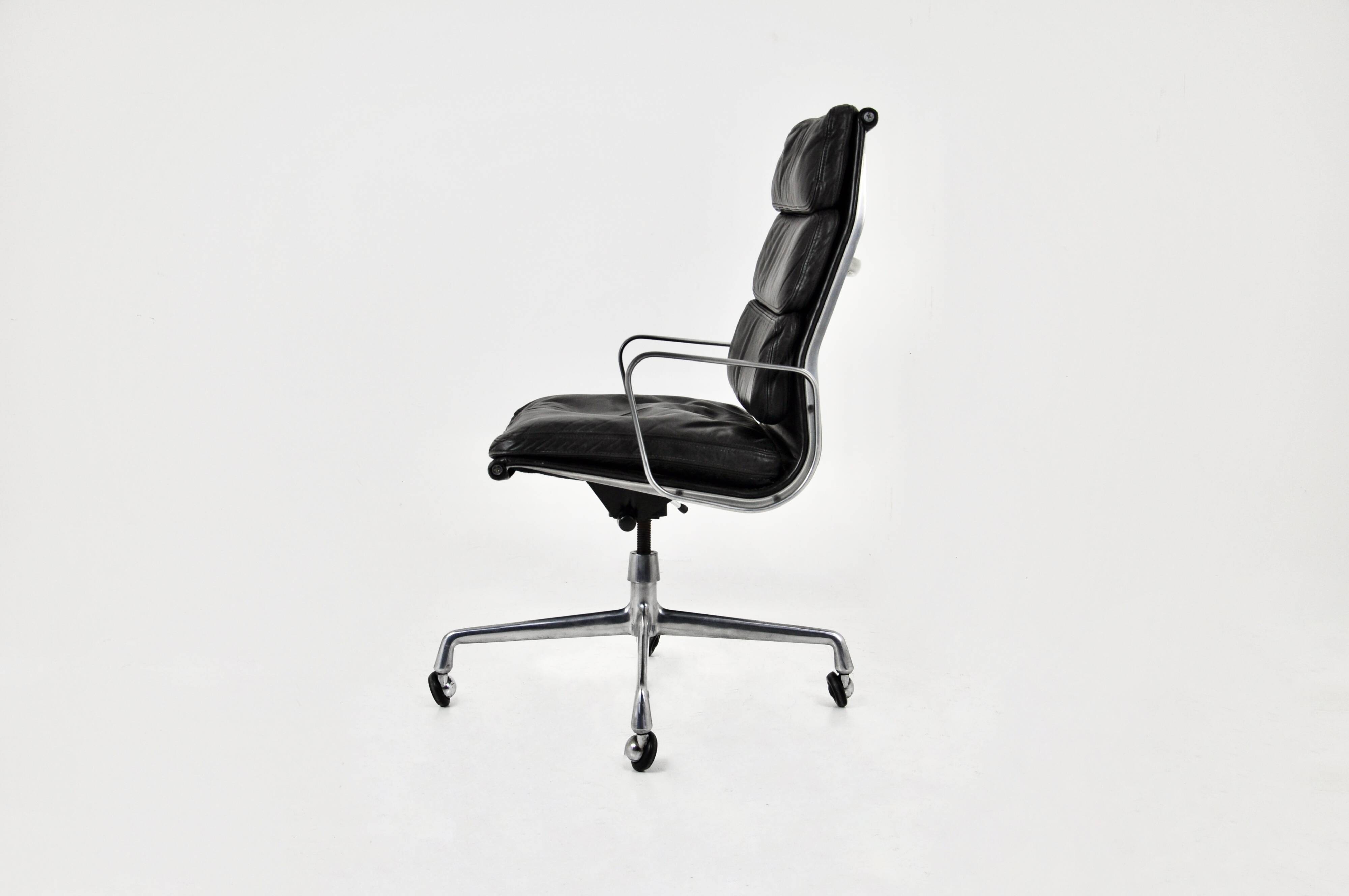 Chaise de bureau Ea 216 Soft Pad par Charles & Ray Eames pour Herman Miller, 1970s