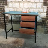 Child desk